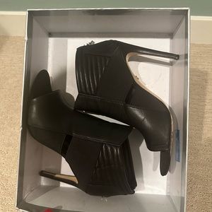 Charles David Donna heels